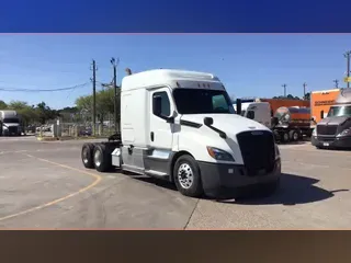 2020 Freightliner Cascadia 126