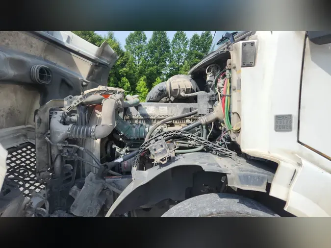 2018 Volvo VNL300