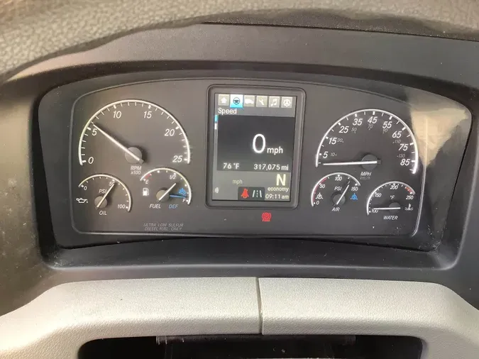 2019 Freightliner Cascadia 126