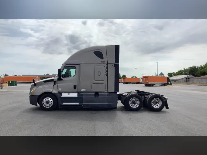 2021 Freightliner Cascadia
