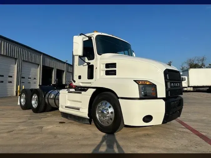 2019 MACK AN64T