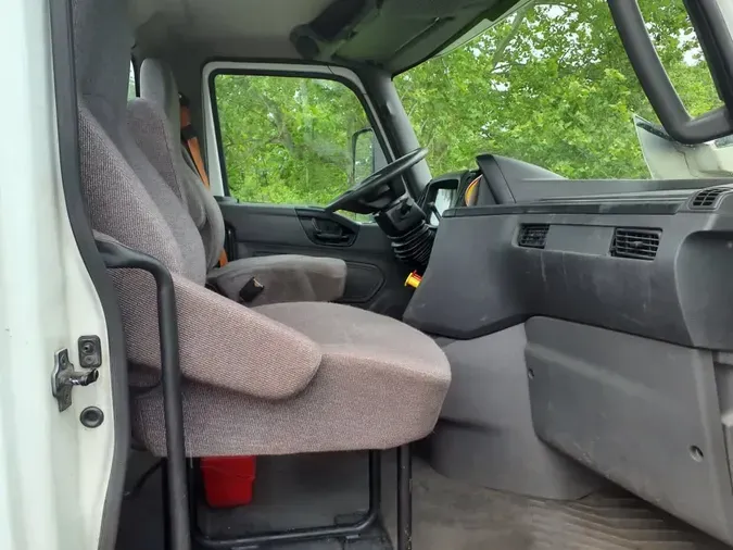 2019 NAVISTAR INTERNATIONAL RH613 DAYCAB S/A