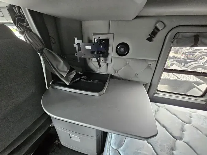 2022 KENWORTH T680