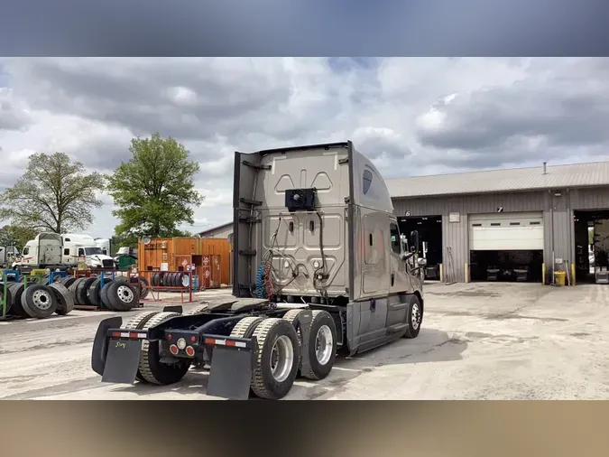 2020 Freightliner Cascadia