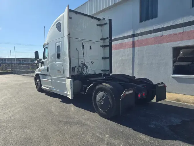 2020 FREIGHTLINER/MERCEDES CASCADIA 125