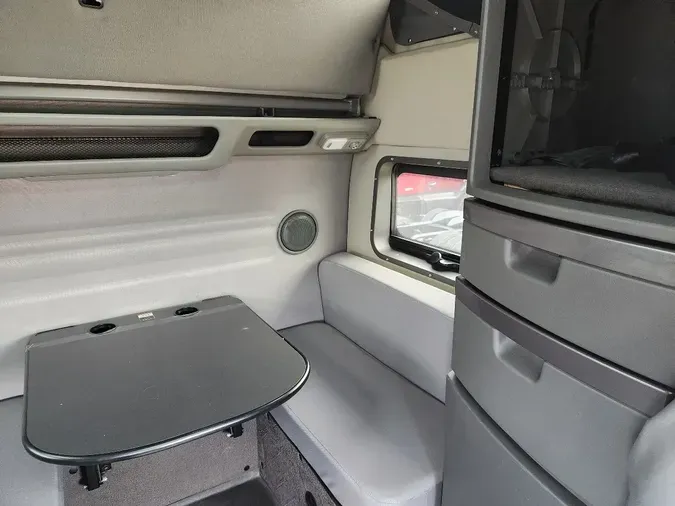 2020 VOLVO VNL64T860