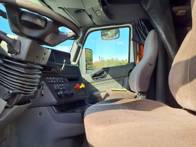 2019 NAVISTAR INTERNATIONAL LT625 SLPR CAB