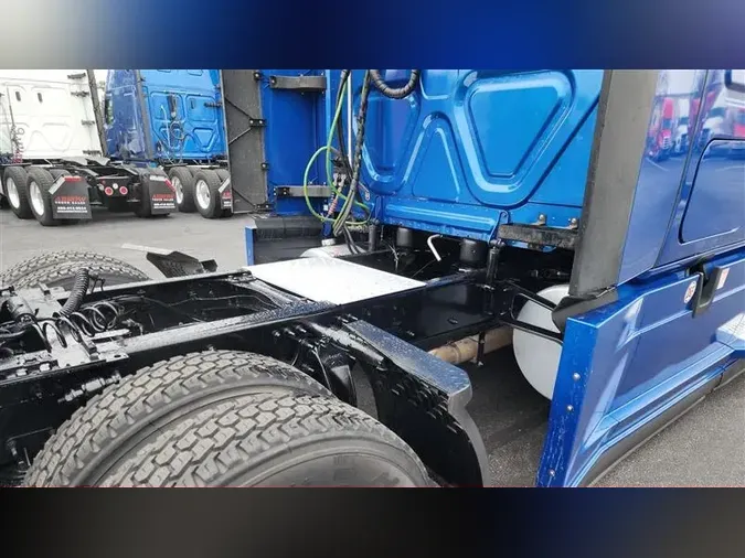 2021 FREIGHTLINER CA126