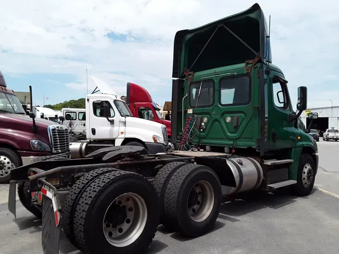 2017 FREIGHTLINER/MERCEDES CASCADIA 125