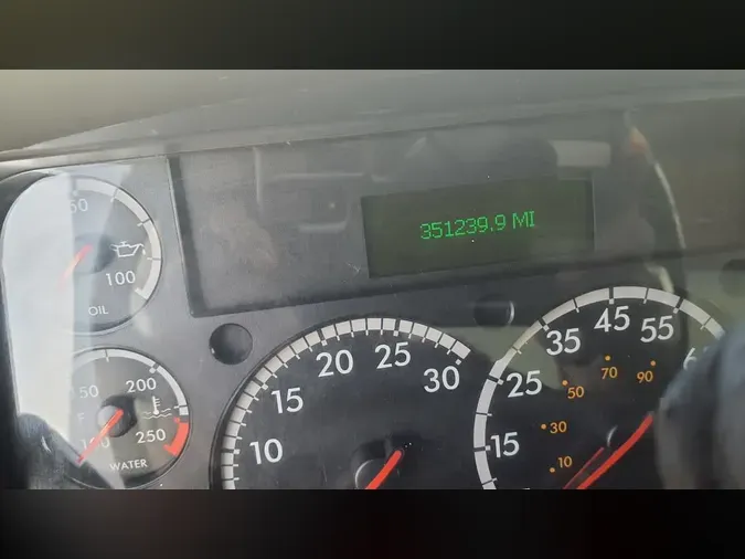 2019 FREIGHTLINER/MERCEDES M2 106