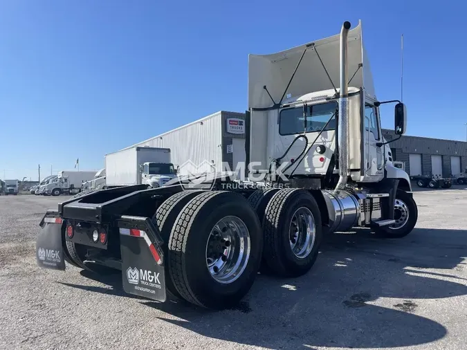 2018 MACK CXU613