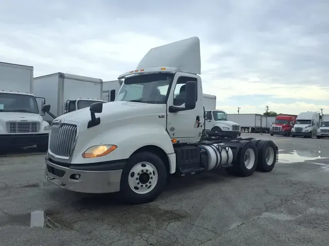 2019 NAVISTAR INTERNATIONAL LT625 DAYCAB T/A92d51c8ef2c6b6e7647bc9d799de17ef