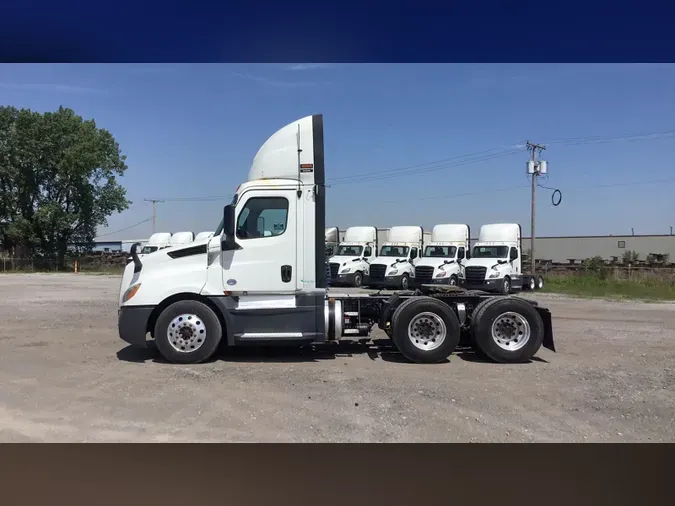 2020 Freightliner Cascadia 126
