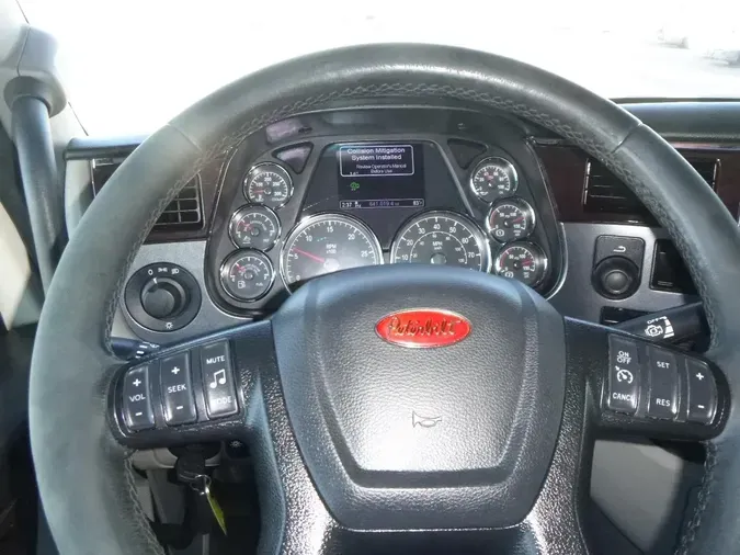 2021 Peterbilt 579