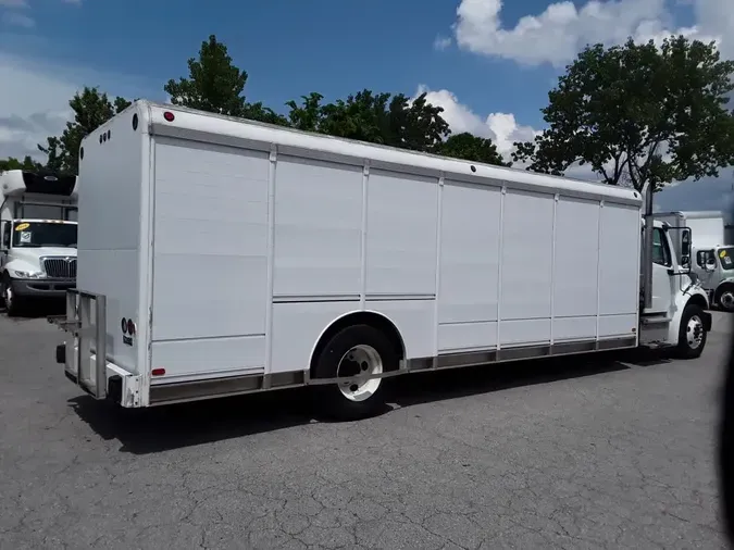 2017 FREIGHTLINER M2 106