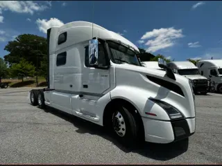 2023 Volvo VNL64T860