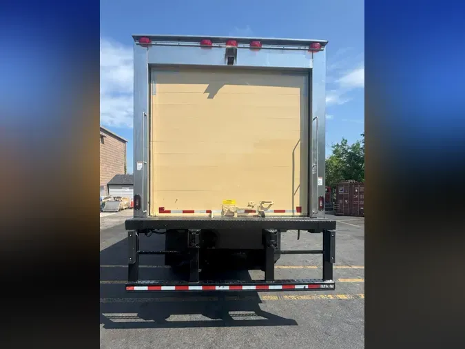2019 FREIGHTLINER M2 106
