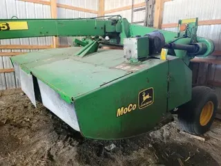 1999 John Deere 945