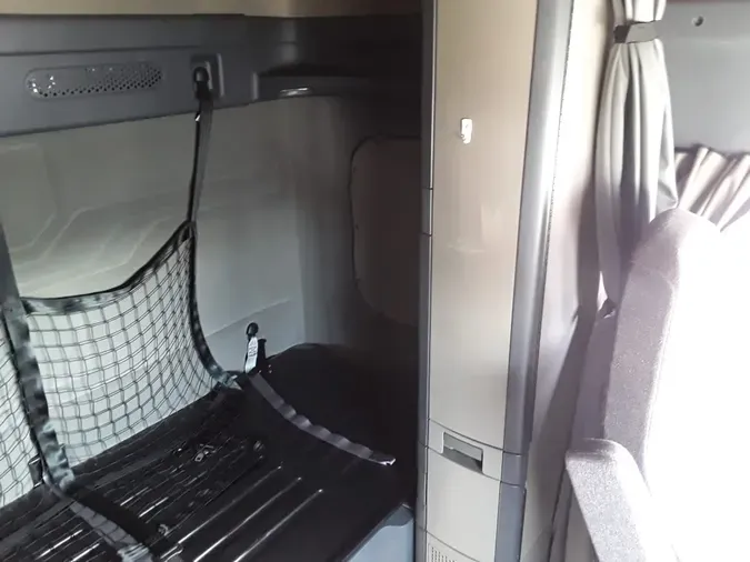 2020 FREIGHTLINER/MERCEDES CASCADIA 12592e4a48f3f102505179df3fa32b301c9