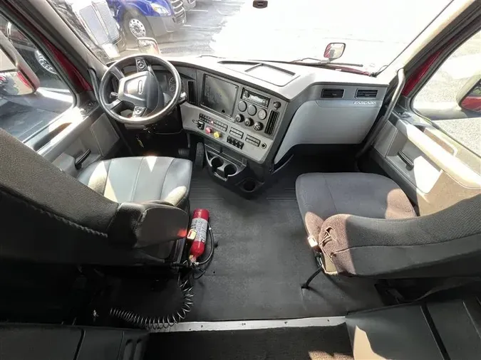 2019 FREIGHTLINER CA126