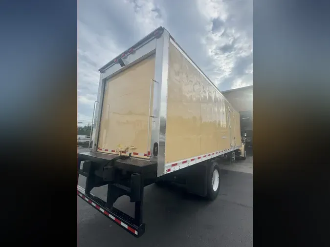 2019 FREIGHTLINER M2 106