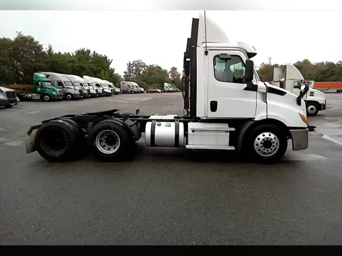 2020 Freightliner Cascadia 126