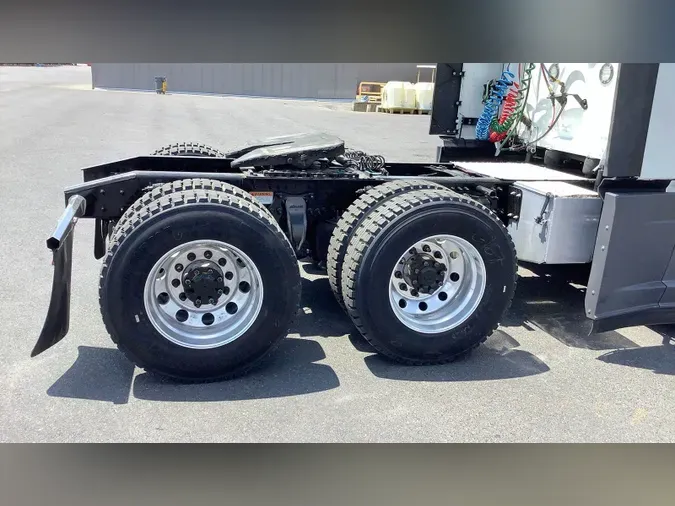 2022 Freightliner Cascadia 126