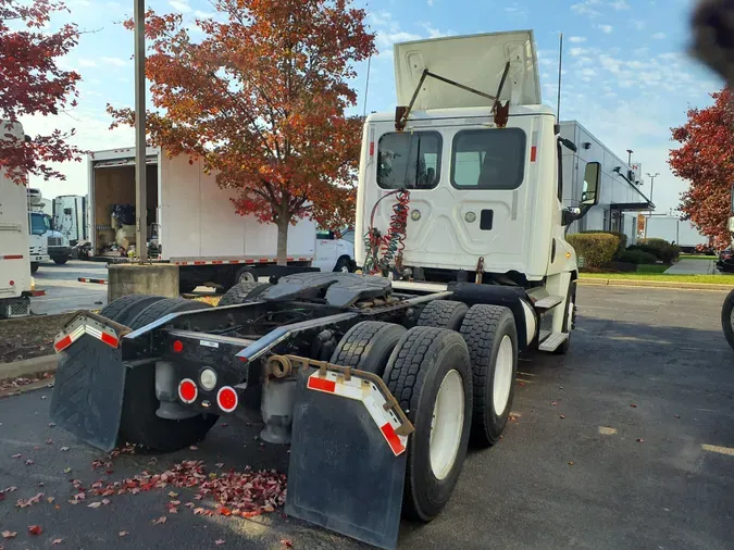 2016 FREIGHTLINER/MERCEDES CASCADIA 125