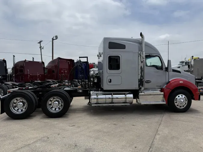 2019 Kenworth T880