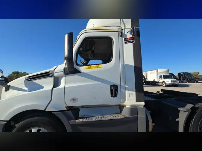 2020 Freightliner Cascadia 126