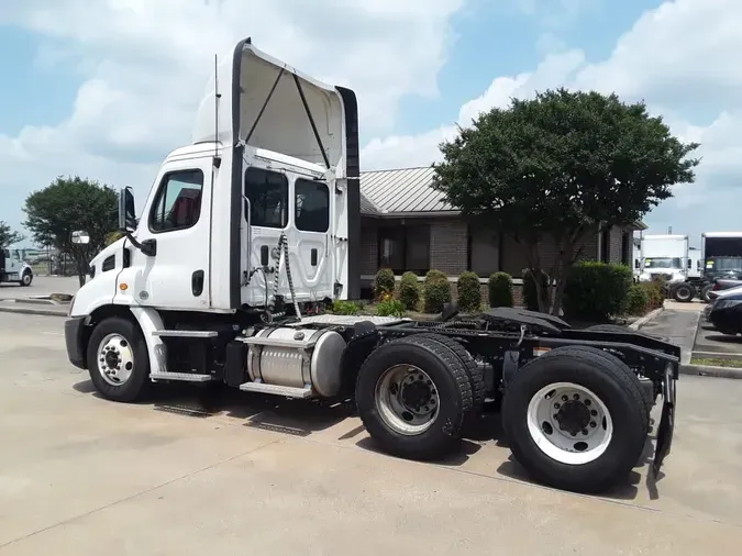 2015 FREIGHTLINER/MERCEDES CASCADIA 113