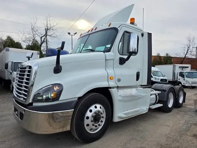 2019 FREIGHTLINER/MERCEDES CASCADIA 12592ee074bc28129b1e969117ebd5897bb