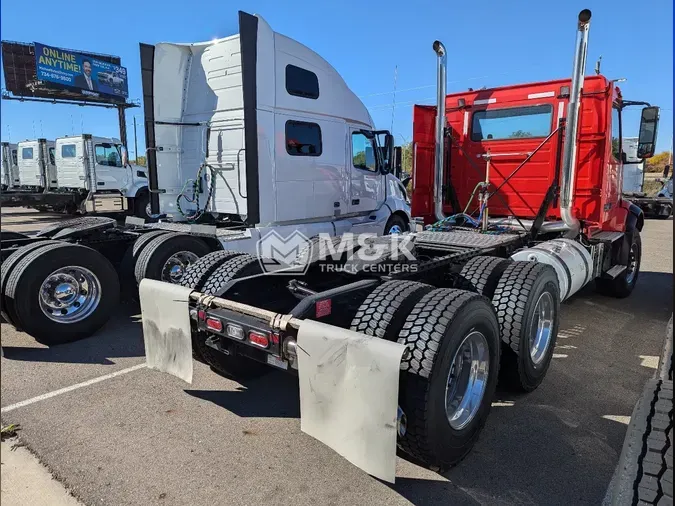 2025 VOLVO VNL64T300 (VNX)