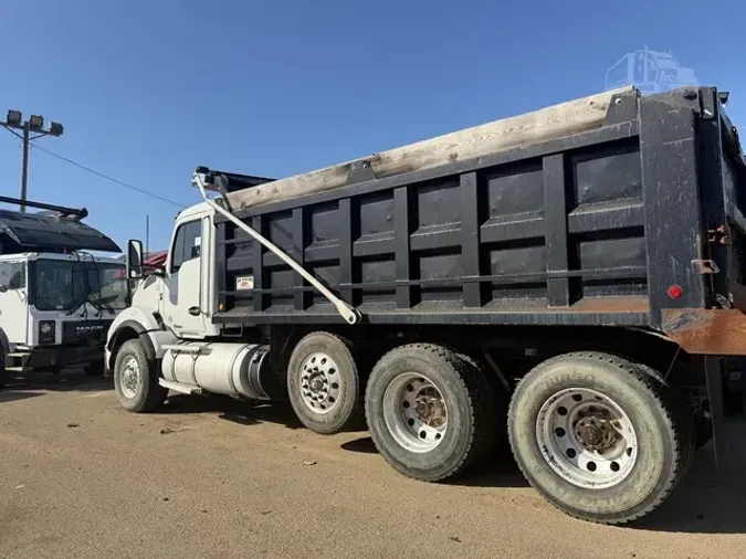 2016 KENWORTH T880
