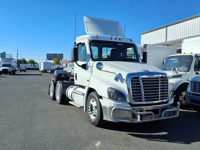 2019 FREIGHTLINER/MERCEDES CASCADIA 12592f0f8c5157a6bd79a713add709412d3