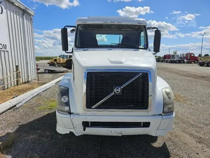 2015 VOLVO VNL64T300