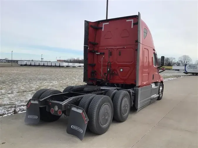 2021 FREIGHTLINER CA126