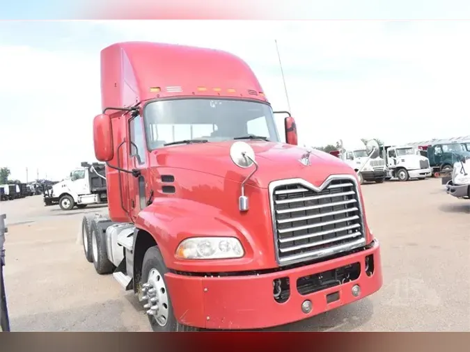 2016 MACK PINNACLE CXU613