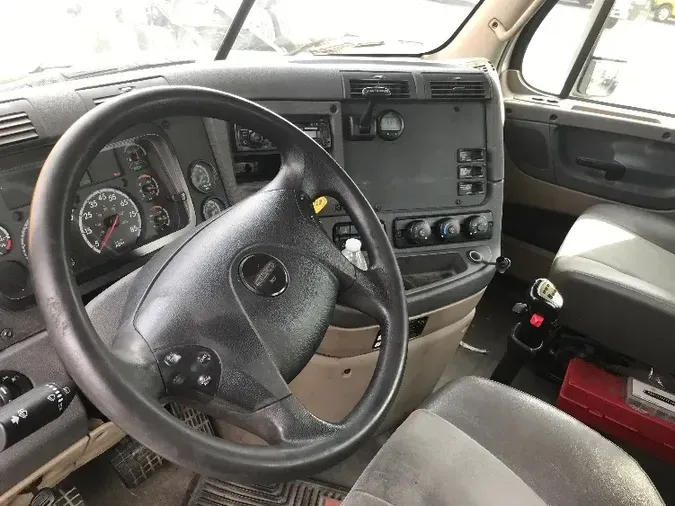 2017 Freightliner X12564ST