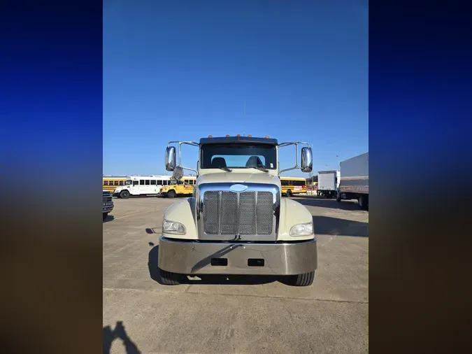 2018 Peterbilt 337