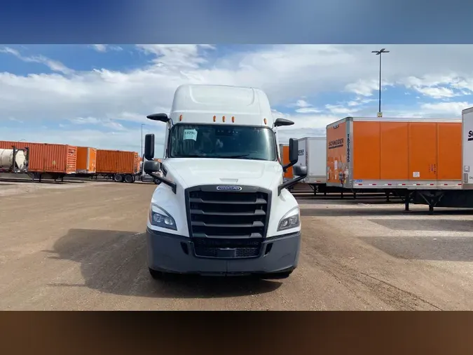 2022 Freightliner Cascadia 126