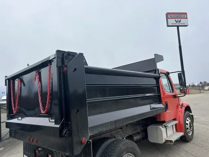 2018 Freightliner M2 106