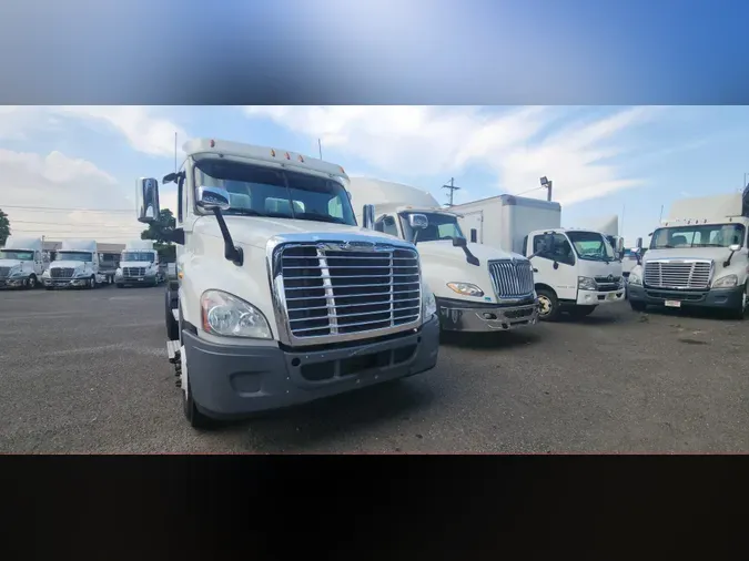 2017 FREIGHTLINER/MERCEDES CASCADIA 125