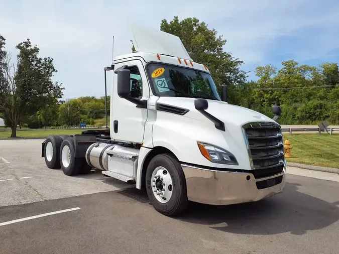 2019 FREIGHTLINER NEW CASCADIA PX12664