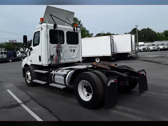 2020 FREIGHTLINER NEW CASCADIA 116