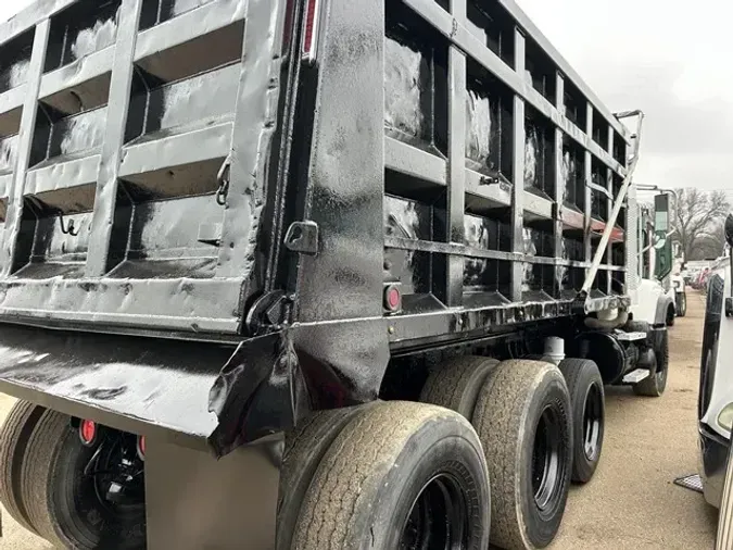2005 MACK GRANITE CV713