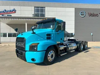 2020 MACK AN64T