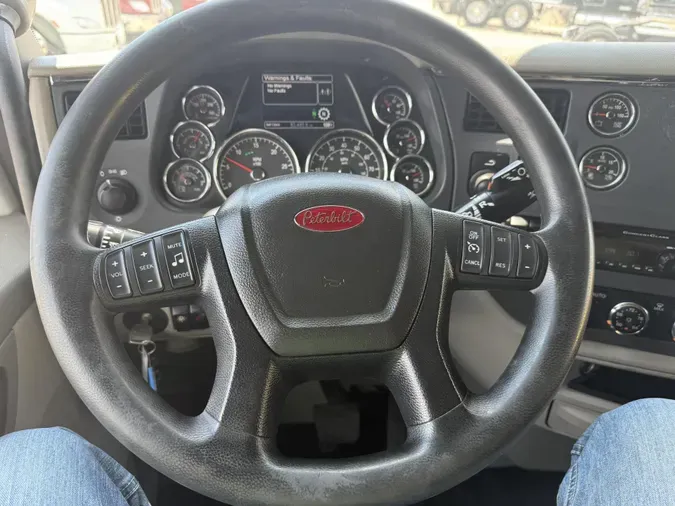 2021 Peterbilt 579
