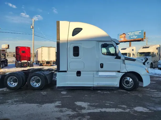 2023 FREIGHTLINER Cascadia 126