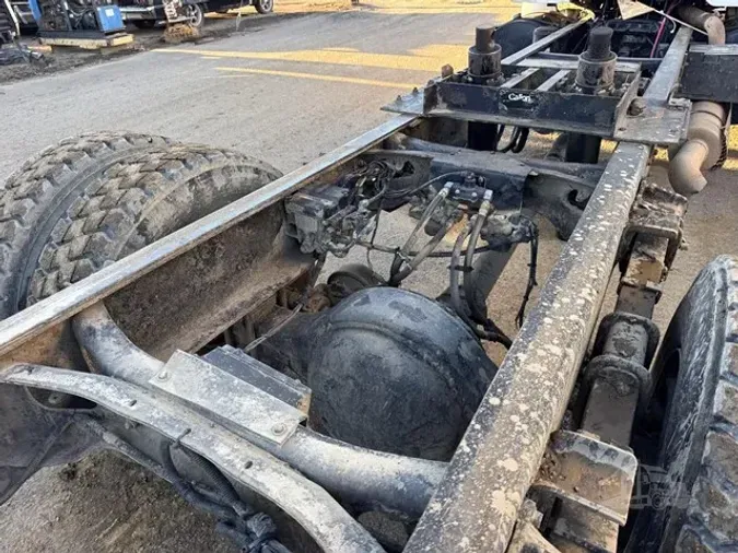 2003 INTERNATIONAL 8100